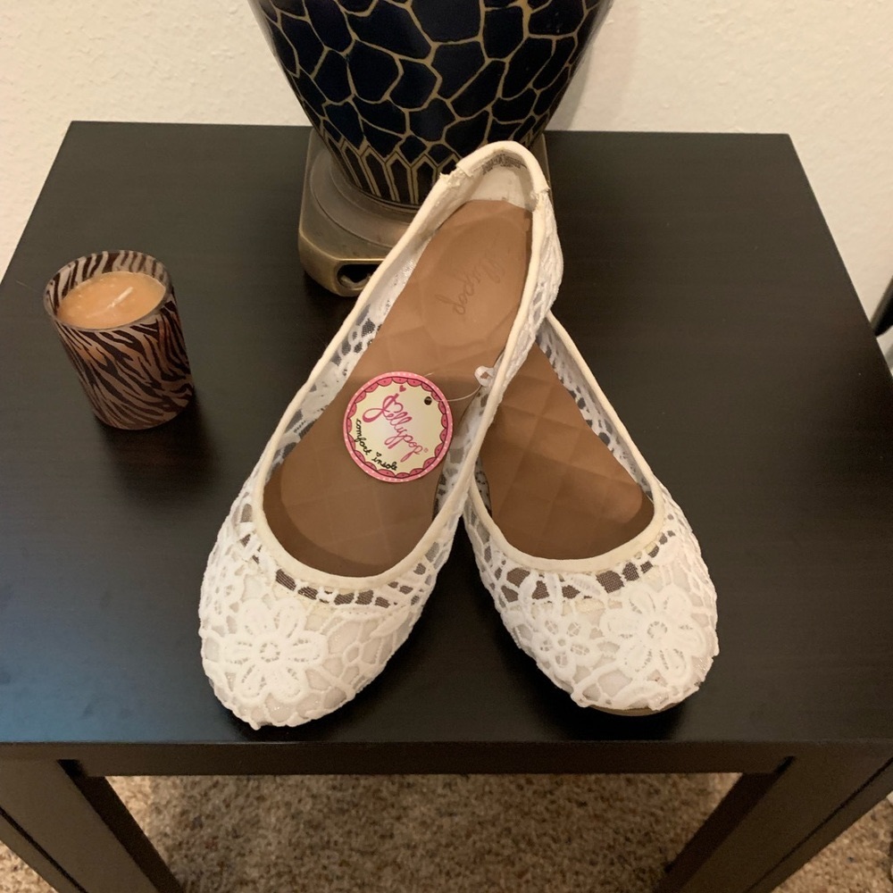 Jellypop Comfort Insole White Flats. NWT